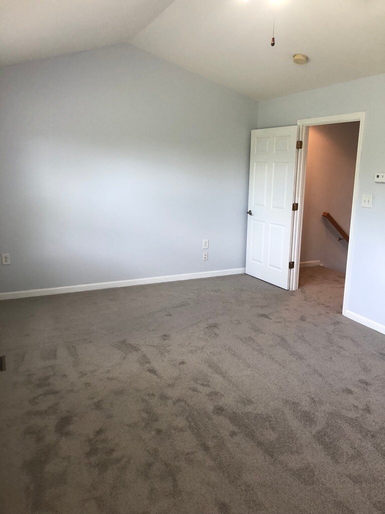 Building Photo - 68 Baltusrol Dr