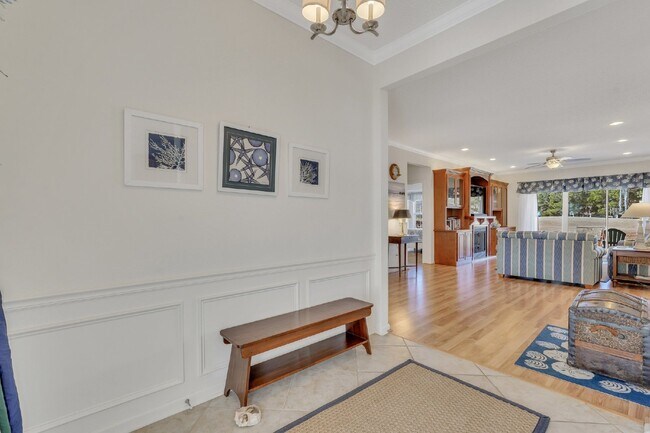 Building Photo - "Spacious Golf and Lagoon View 2 Bed, 2 Bath Rental Home in Sun City!