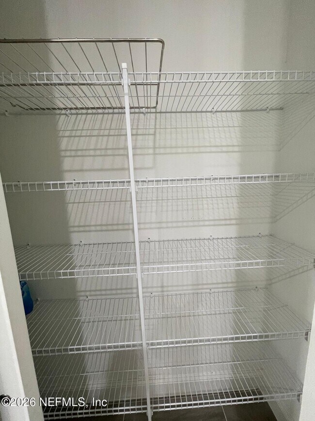 Building Photo - 182 Pine Candle Way