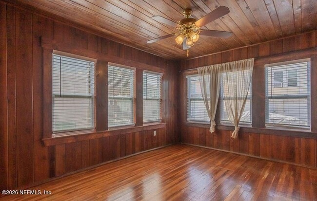 Building Photo - 1718 1st St N