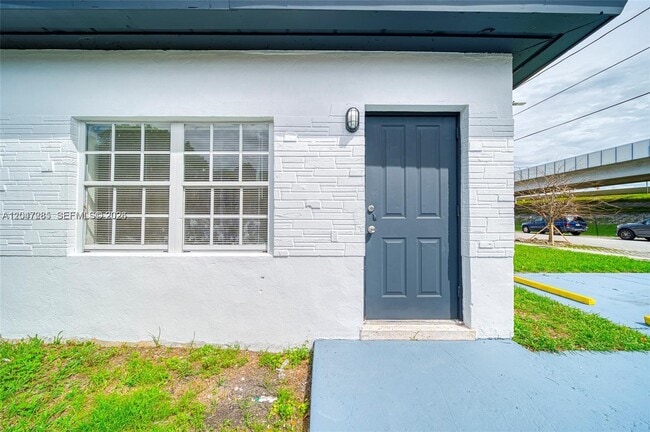 Building Photo - 1747 NW 40th St