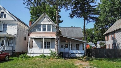 Building Photo - 38 Elm St