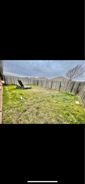 Building Photo - 309 N Chicago Ave