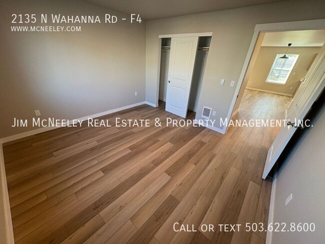 Building Photo - 2135 N Wahanna Rd