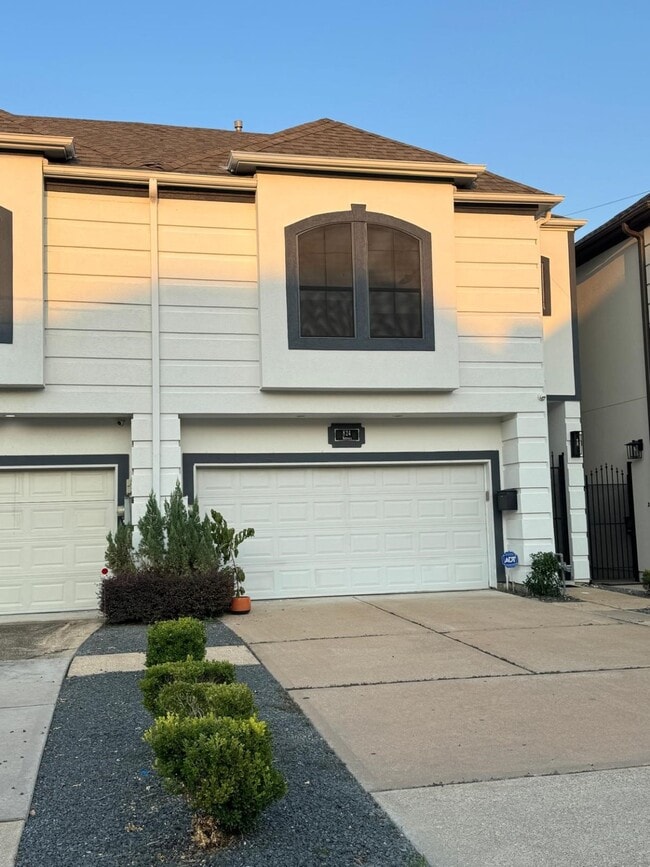 Primary Photo - 824 Birdsall St