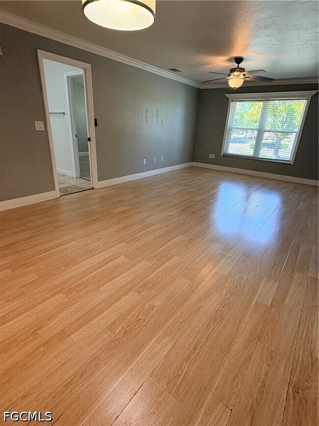 Building Photo - 2510 SE 16th Pl