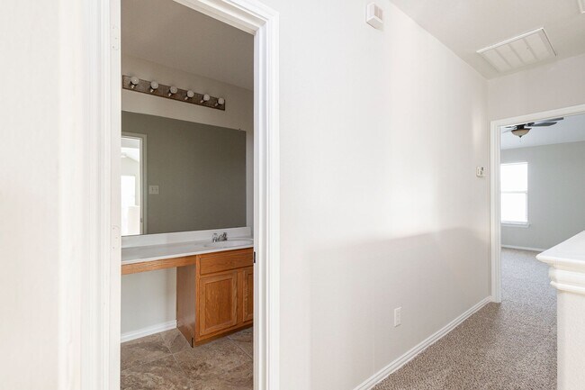 Building Photo - 1509 Heron Dr