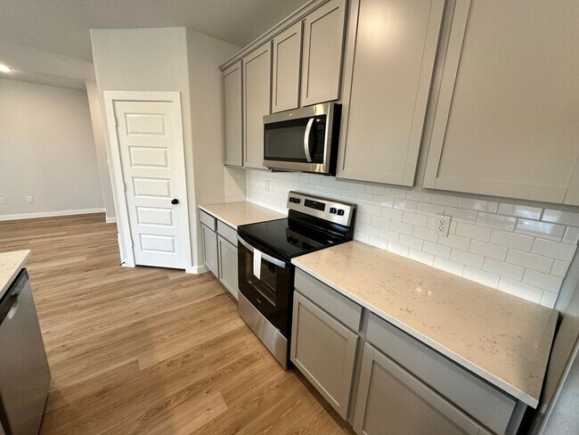 Building Photo - 14607 Emerio Dr