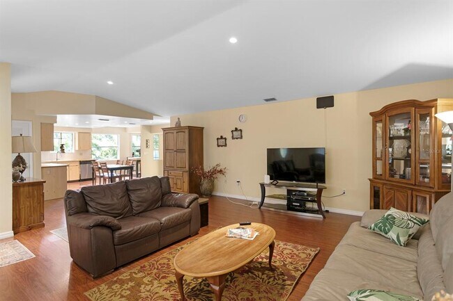 Building Photo - 1343 Highland Ave NW