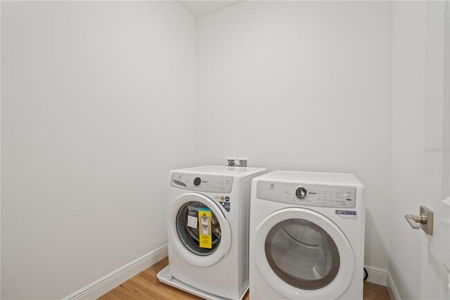 Building Photo - 600 3rd Ave S