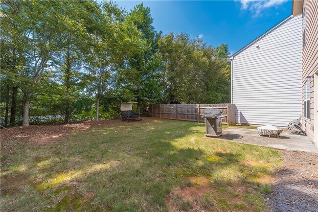 Building Photo - 129 Village Ct