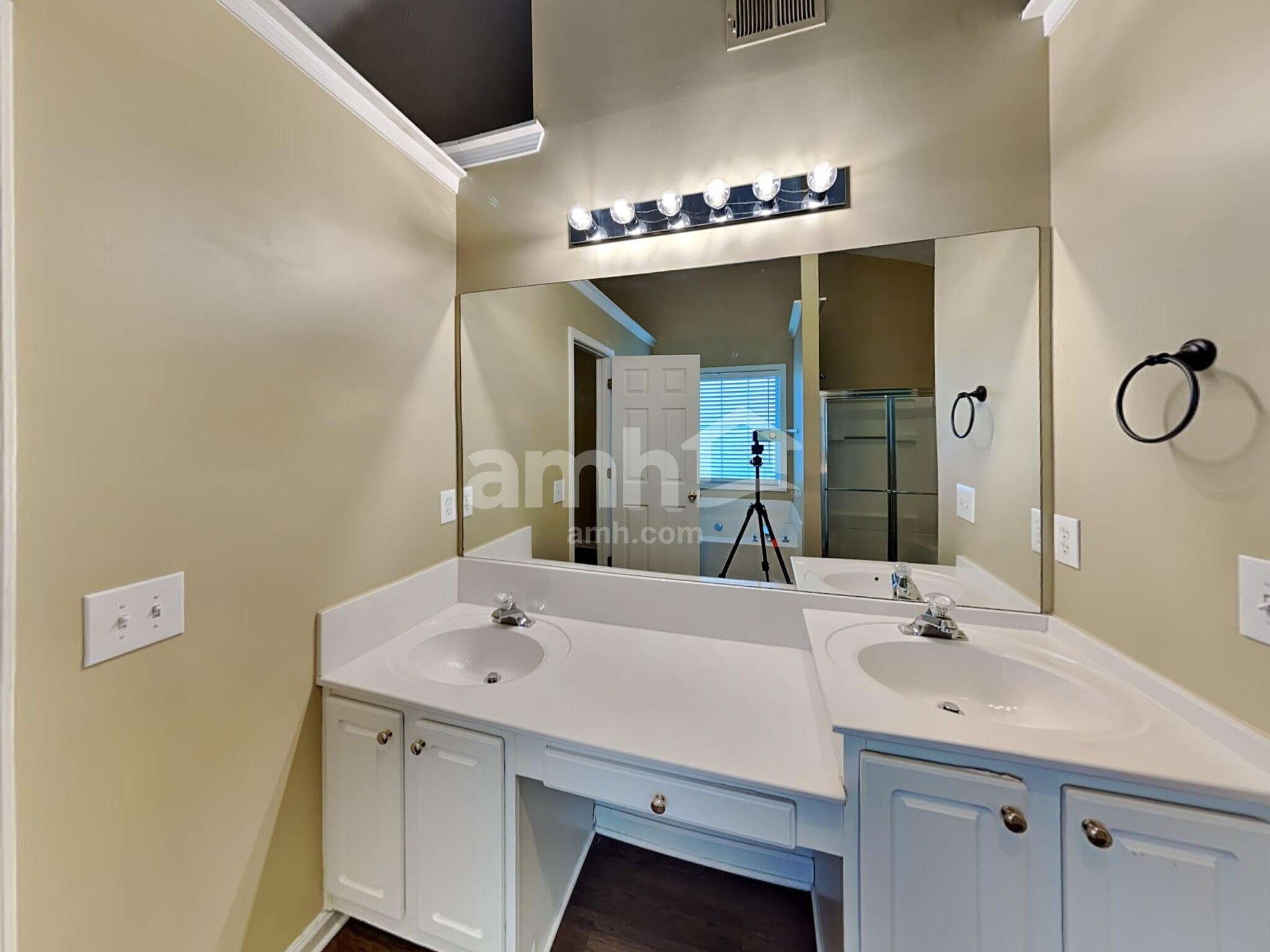 Building Photo - 3301 Freedom Landing NW