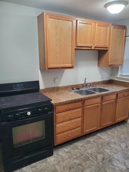 Kitchen - 3428 Kimberly Ave