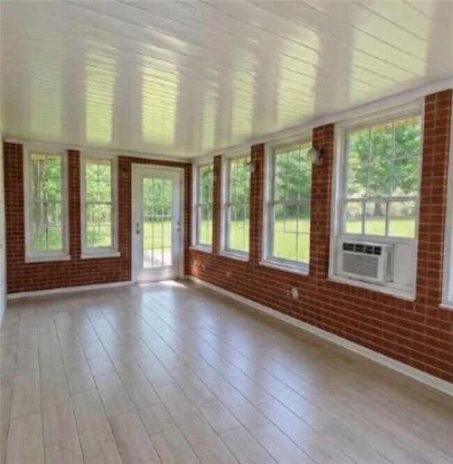 Building Photo - 2755 Jona Trail