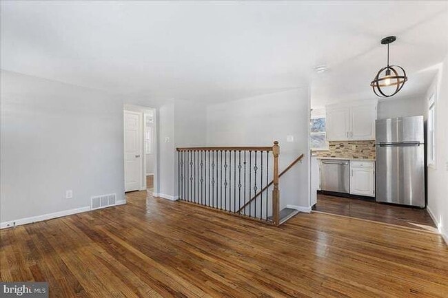 Building Photo - 43 Iowana Ave