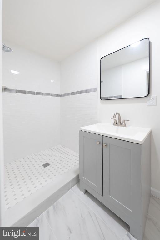 Building Photo - 2232 Southgate Square