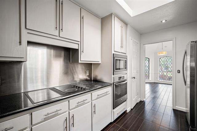 Building Photo - 9127 Valley Chapel Ln