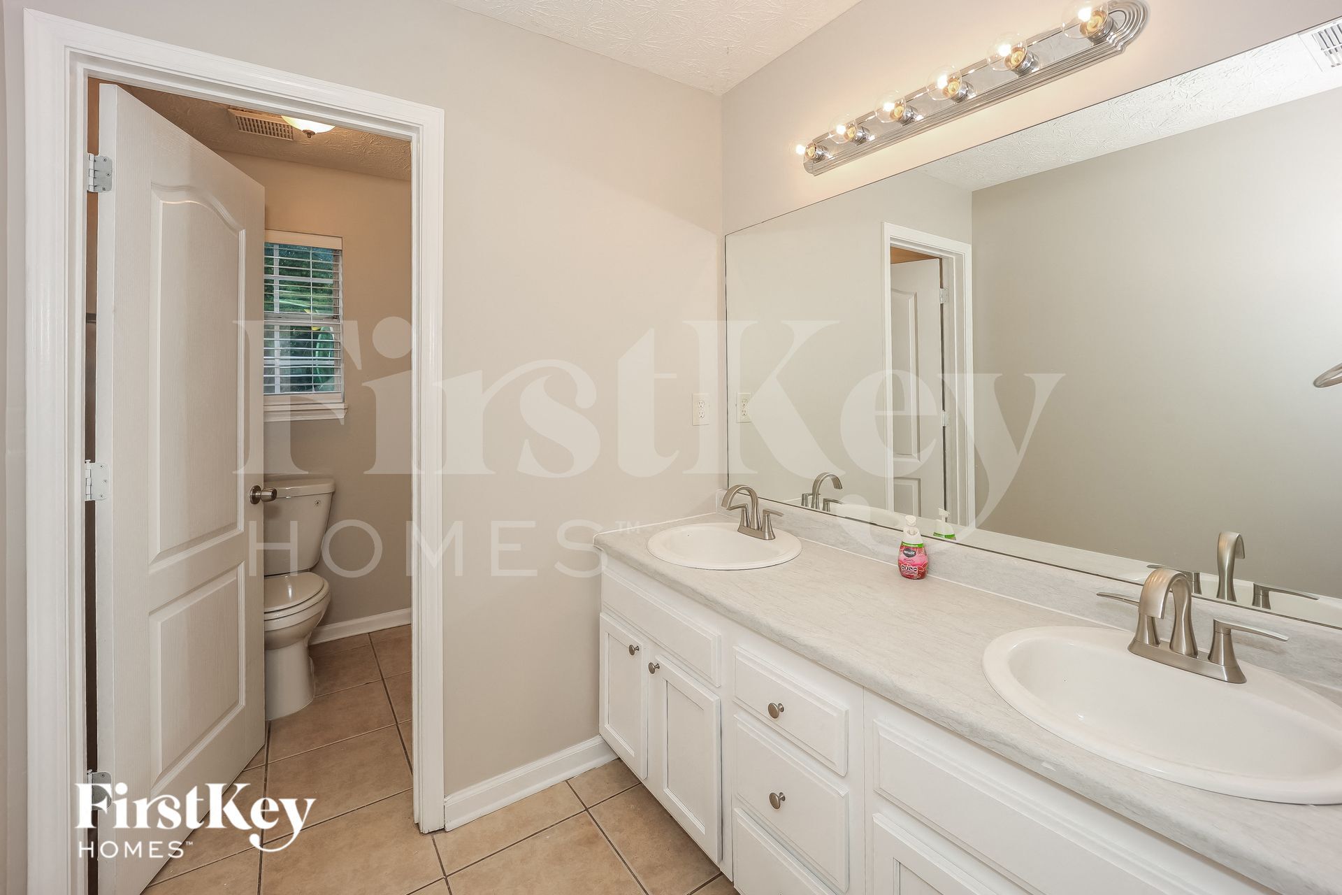 Building Photo - 3308 Summer Brooke Ln