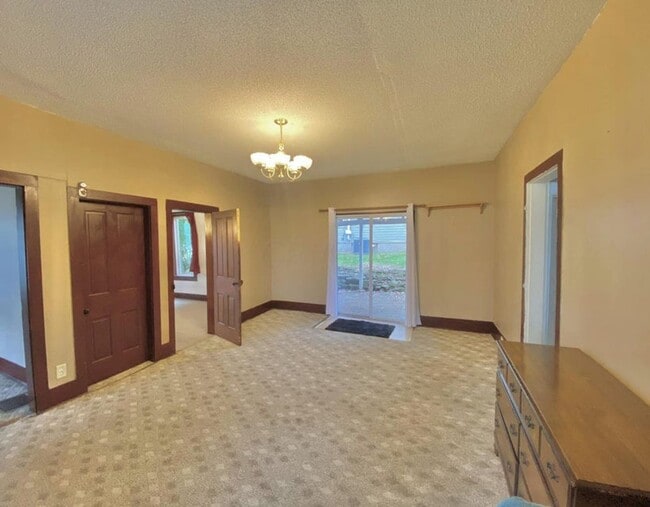 Building Photo - very nice 3 bedrooms house in a small town