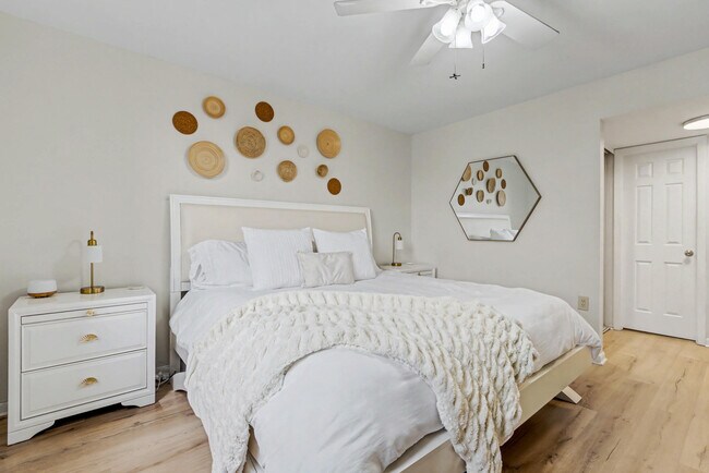 Building Photo - 1518 Whitehall Dr