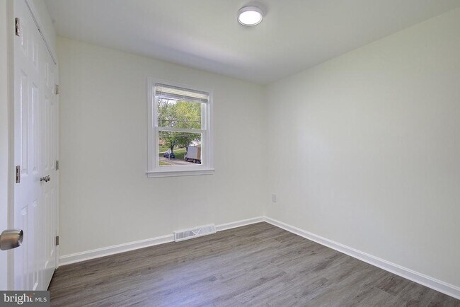 Building Photo - 6417 Kaine Dr