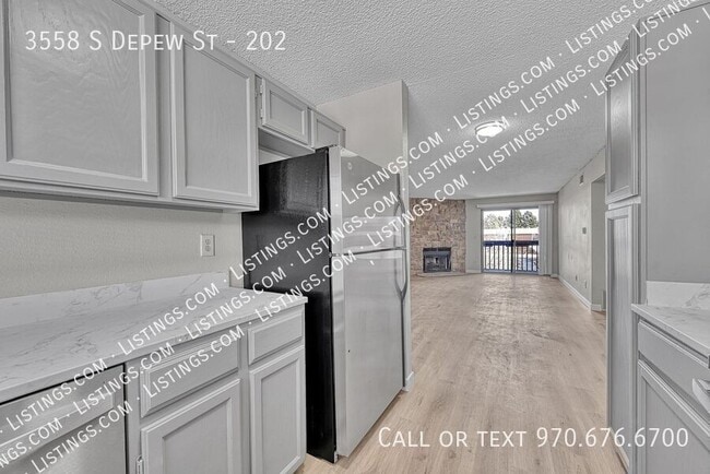 Building Photo - 3558 S Depew St