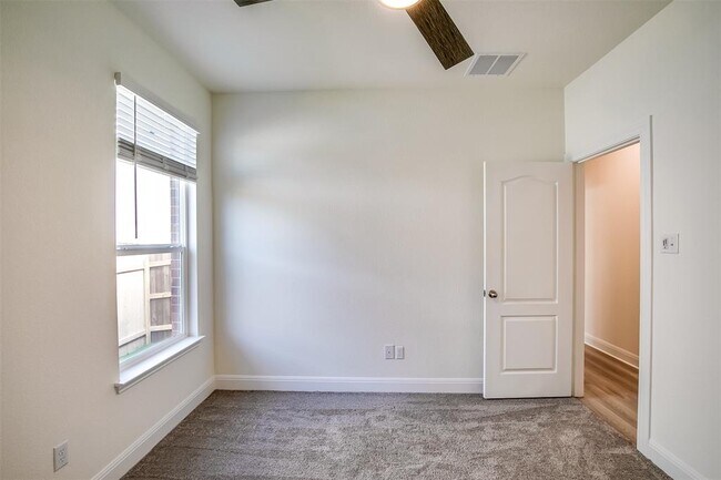 Building Photo - 3722 Apulia Ln