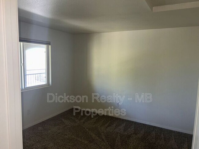 Building Photo - 6850 Sharlands Ave.
