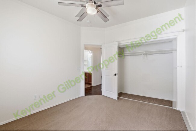 Building Photo - Charming Gilbert Home in The Gardens Community!