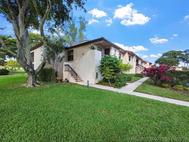 Building Photo - 9286 Vista Del Lago