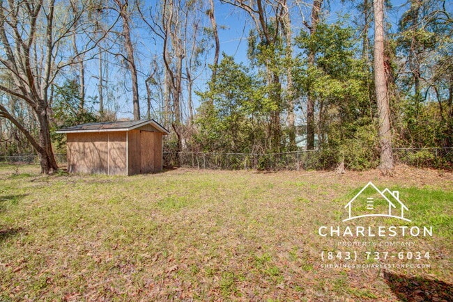 Building Photo - 1860 Piper Dr