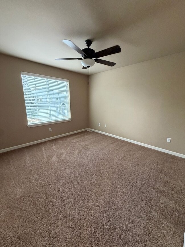 Building Photo - 1415 Grindstone Dr SE