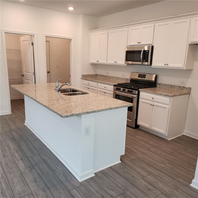 Building Photo - 448 Golden Eagle Pkwy