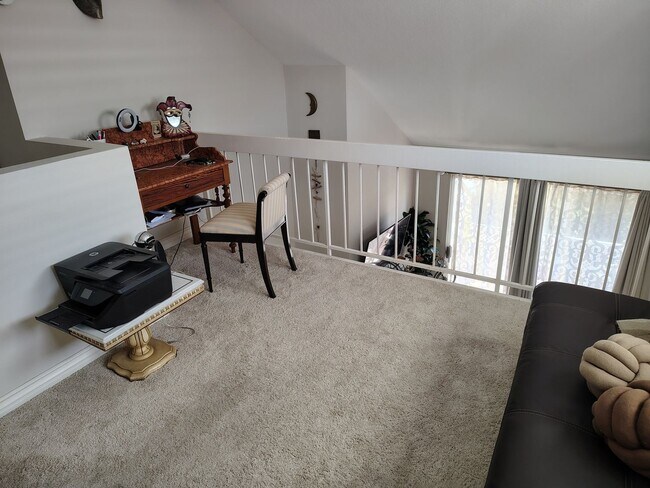 Building Photo - Charming 1BR Condo in Huntington Beach