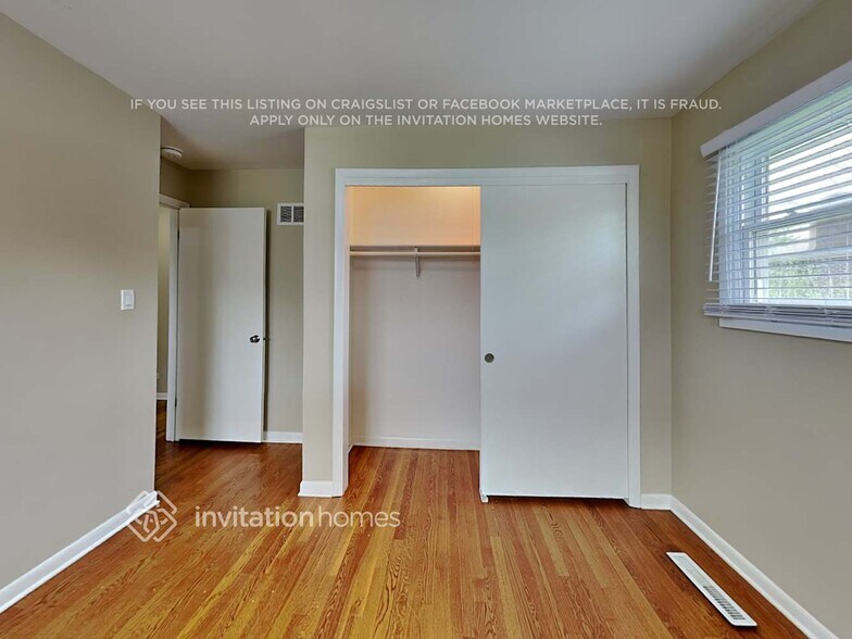 Building Photo - 14723 Menard Ave