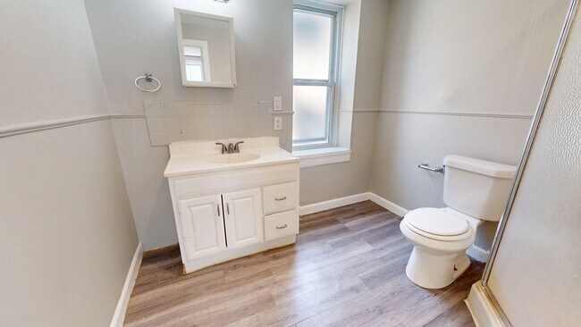 Building Photo - Clark / Fulton Area - 3 Bedrooms - 1 Bath - Single Family Home