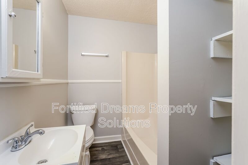 Building Photo - 4368 Ogburn Ave