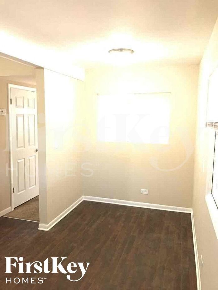 Building Photo - 26646 Elmwood Ave