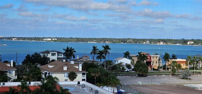 Building Photo - 10355 Paradise Blvd