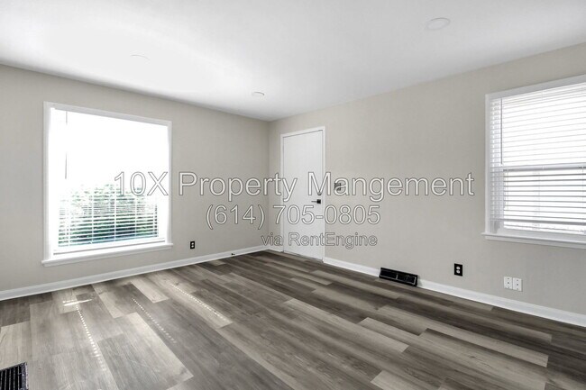 Building Photo - 1047 S James Rd