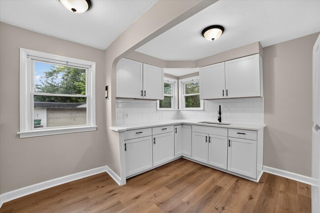Building Photo - 14112 Krems Ave