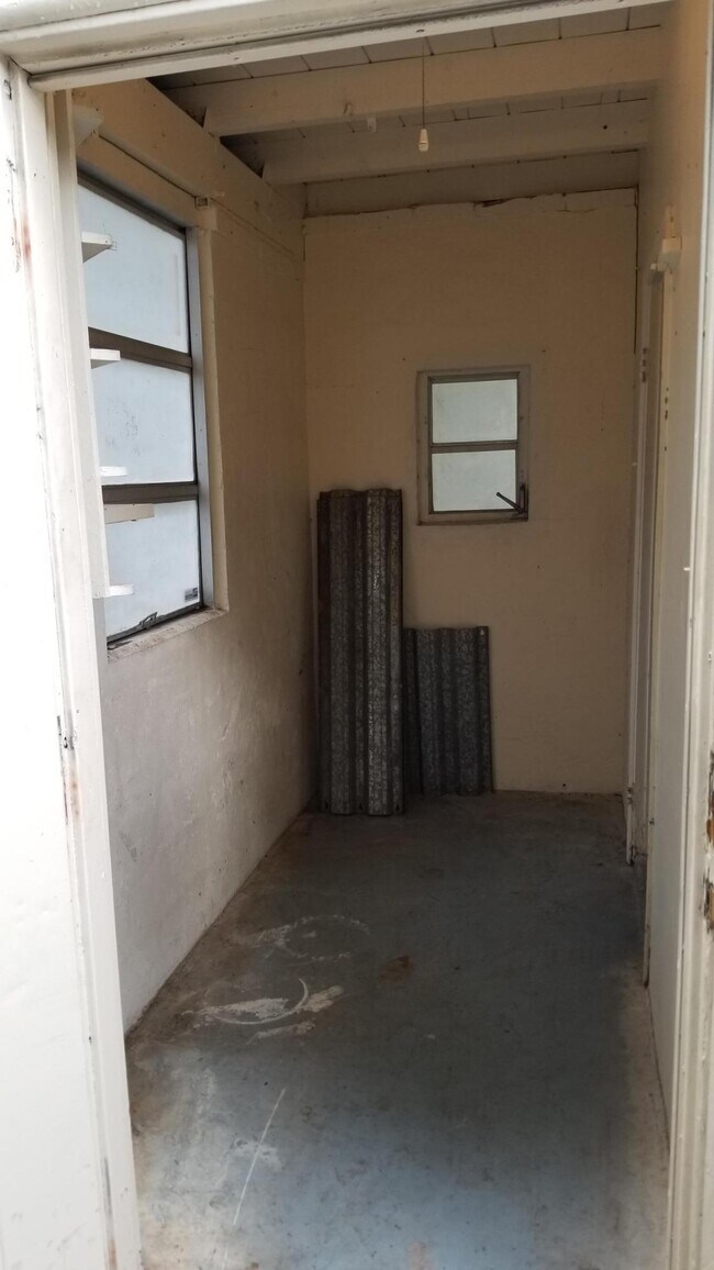 Building Photo - 424 55th St