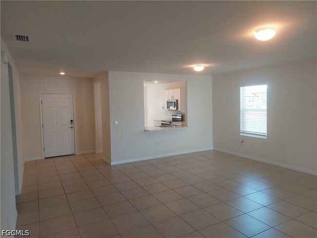 Building Photo - 326 SW 24th Pl