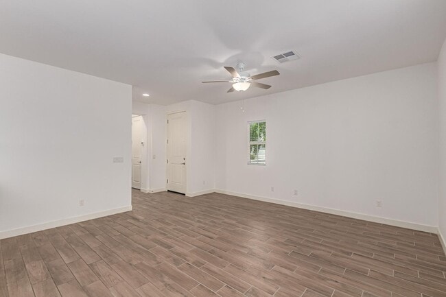 Building Photo - 5552 S Dillon