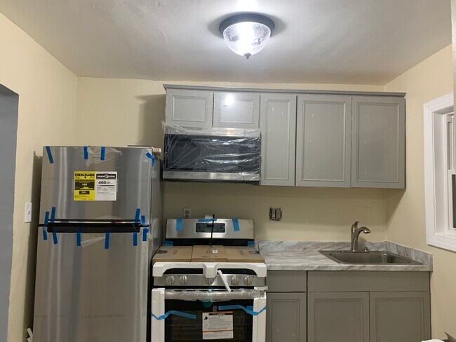 kitchen - 3101 Waclark Plz SE