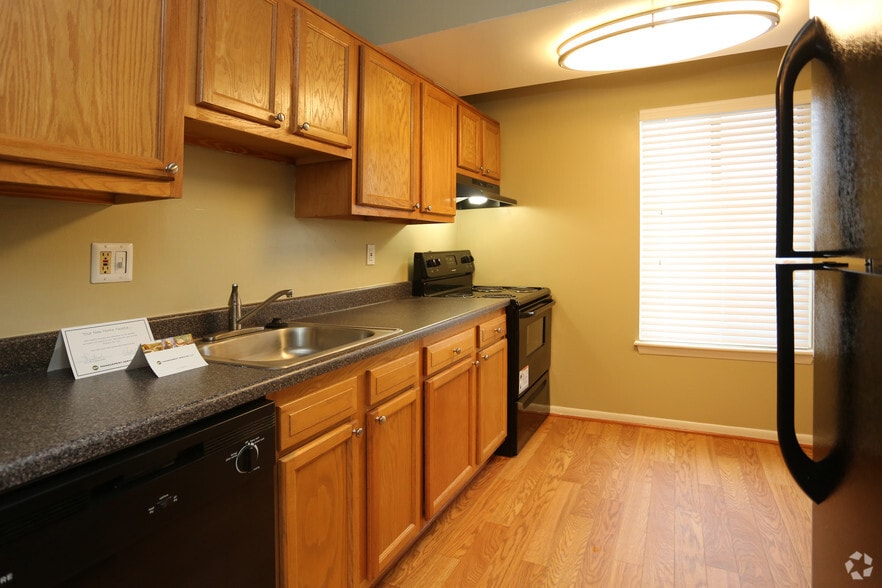 The Grove At Alban 91 Hill St Frederick MD 21703 Apartment Finder