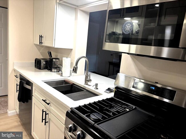 Building Photo - 8310 Tobin Rd