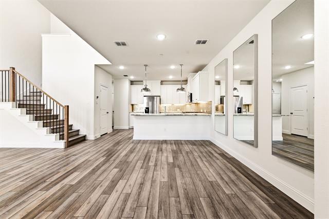 Building Photo - 3773 Wellesley Ave