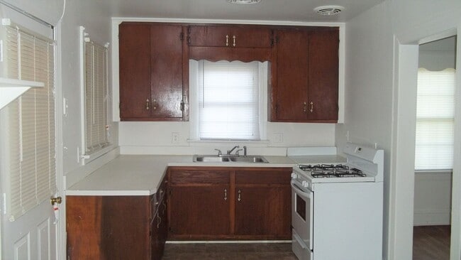 Building Photo - 206 Hudson St
