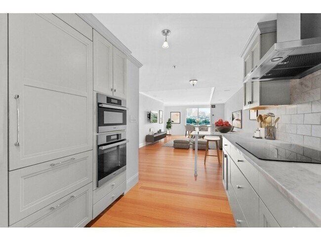 Building Photo - 75-83-83 Cambridge Pkwy